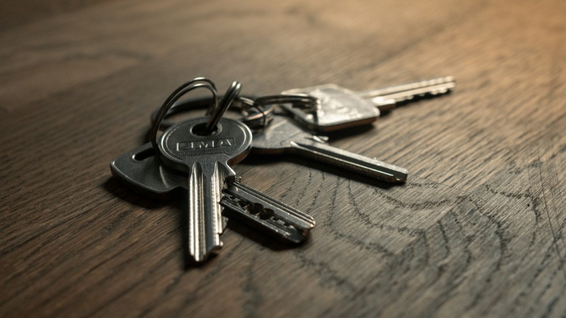A bunch of house keys